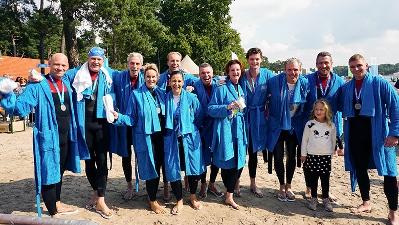 Sentech-zwemteam Swim to Fight Cancer