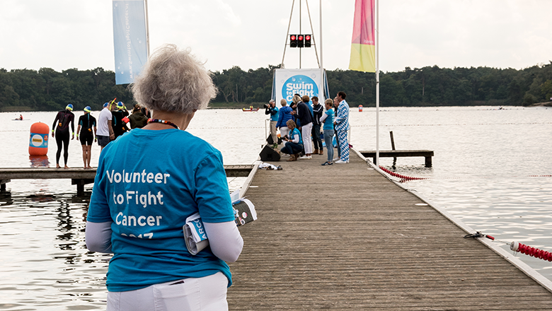 Volunteer of Swim to Fight Cancer IJzeren Man Vught