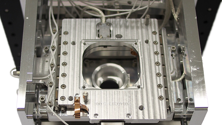 Delmic microscope stage