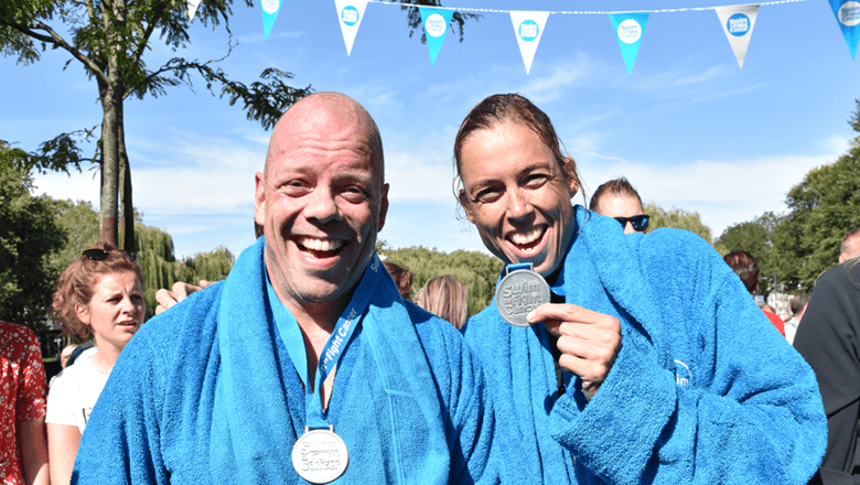 Team Sentech bij Swim to Fight Cancer 2019