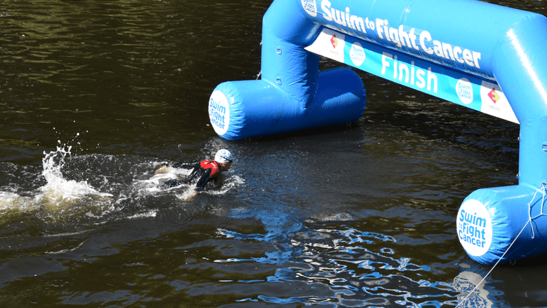 Team Sentech bij Swim to Fight Cancer 2019