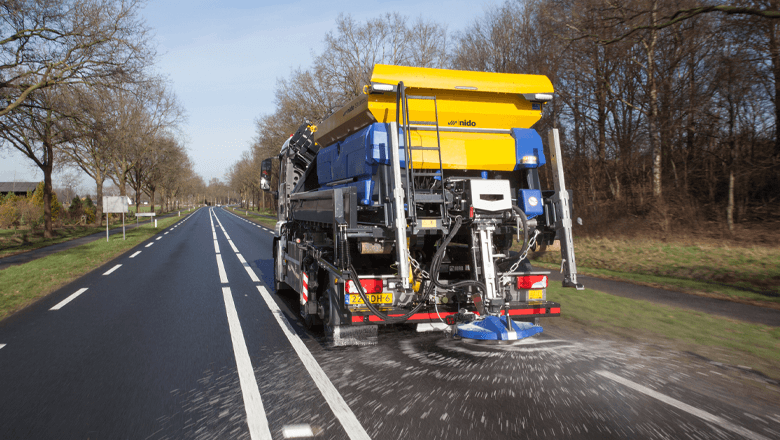 Aebi Schmidt met strooiwagen-sensor van Sentech