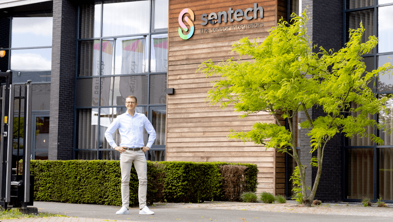 Sentech bouwt als werkgever in de high tech industrie aan een toekomstbestendig familiebedrijf. Het is aanpassen aan de veranderde wereld. 